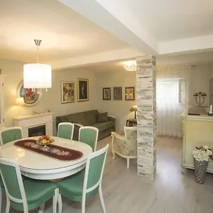 Appartement Antica With Yard & Bbq, Split